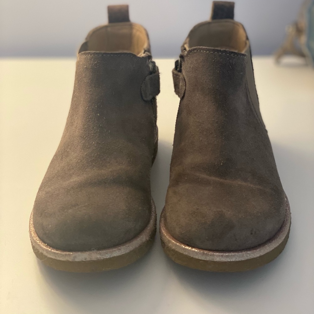 Joules Tan Suede Boots with Gold Sparkly Star